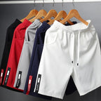 Bermuda Masculina Casual Essential Marcanzzi MZ947 em poliéster premium, com caimento ajustado e design clássico, unindo conforto, elegância e versatilidade.