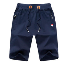 Bermuda Masculina Clássica Marcanzzi MZ955 em algodão premium, caimento ajustado e design clássico, unindo conforto, elegância e versatilidade.