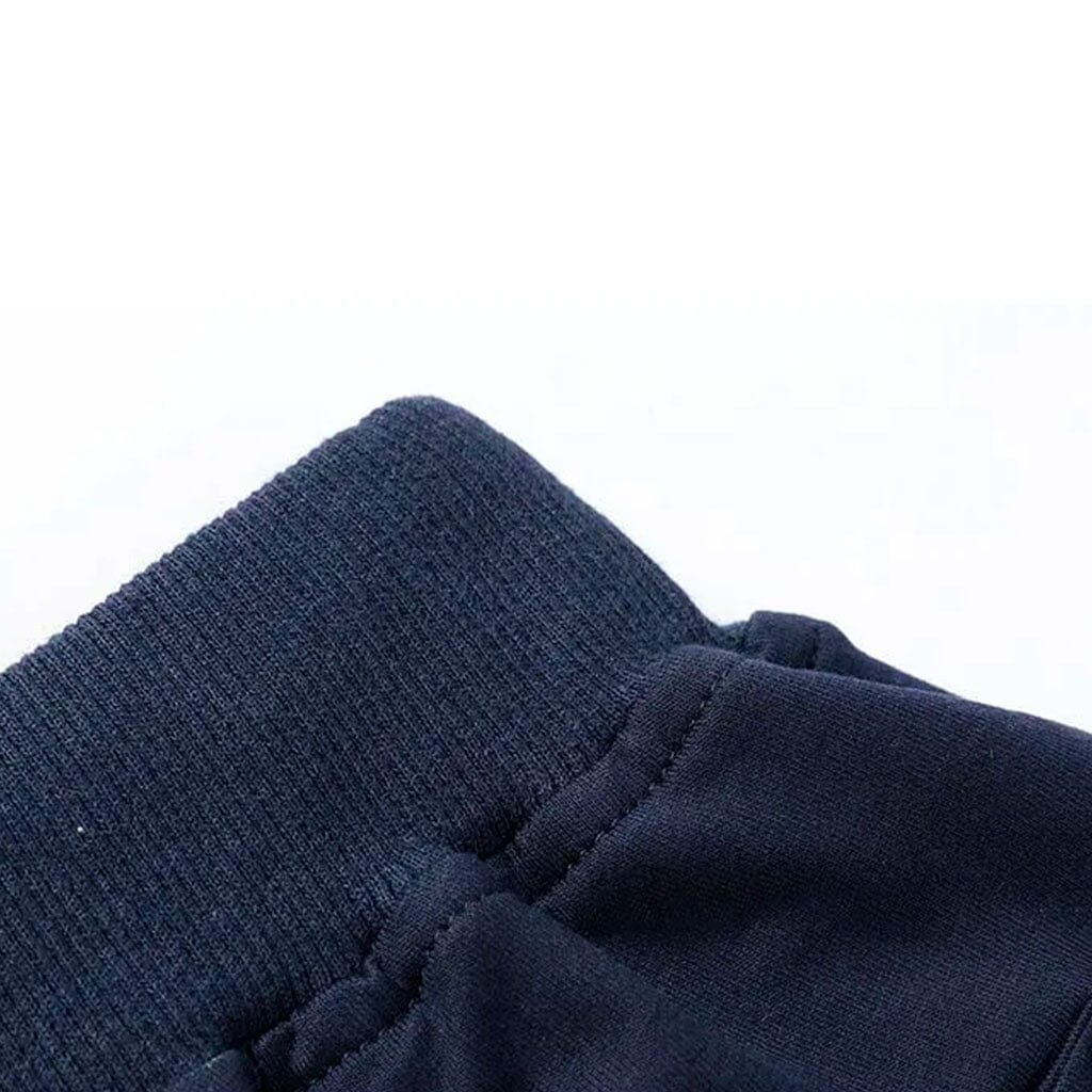 Bermuda Masculina Clássica Marcanzzi MZ955 em algodão premium, caimento ajustado e design clássico, unindo conforto, elegância e versatilidade.