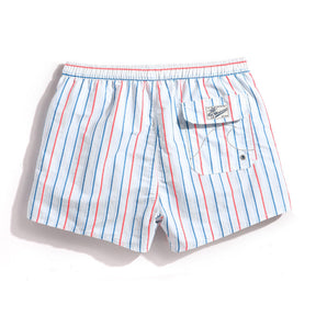 Bermuda Masculina Praia Listrada Marcanzzi MZ012: estilo, conforto, tecido respirável, secagem rápida, design moderno, ideal para praia e passeios urbanos.