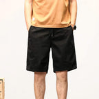 Bermuda Masculina Street Marcanzzi MZ949 em sarja premium com caimento ajustado e design moderno, perfeita para estilo urbano e conforto diário.