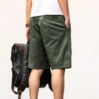 Bermuda Masculina Street Marcanzzi MZ949 em sarja premium com caimento ajustado e design moderno, perfeita para estilo urbano e conforto diário.