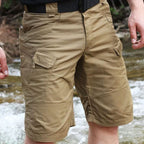 Bermuda Masculina Tática e Impermeável Marcanzzi MZ953 em brim resistente, caimento ajustado e bolsos funcionais, unindo estilo moderno e praticidade.