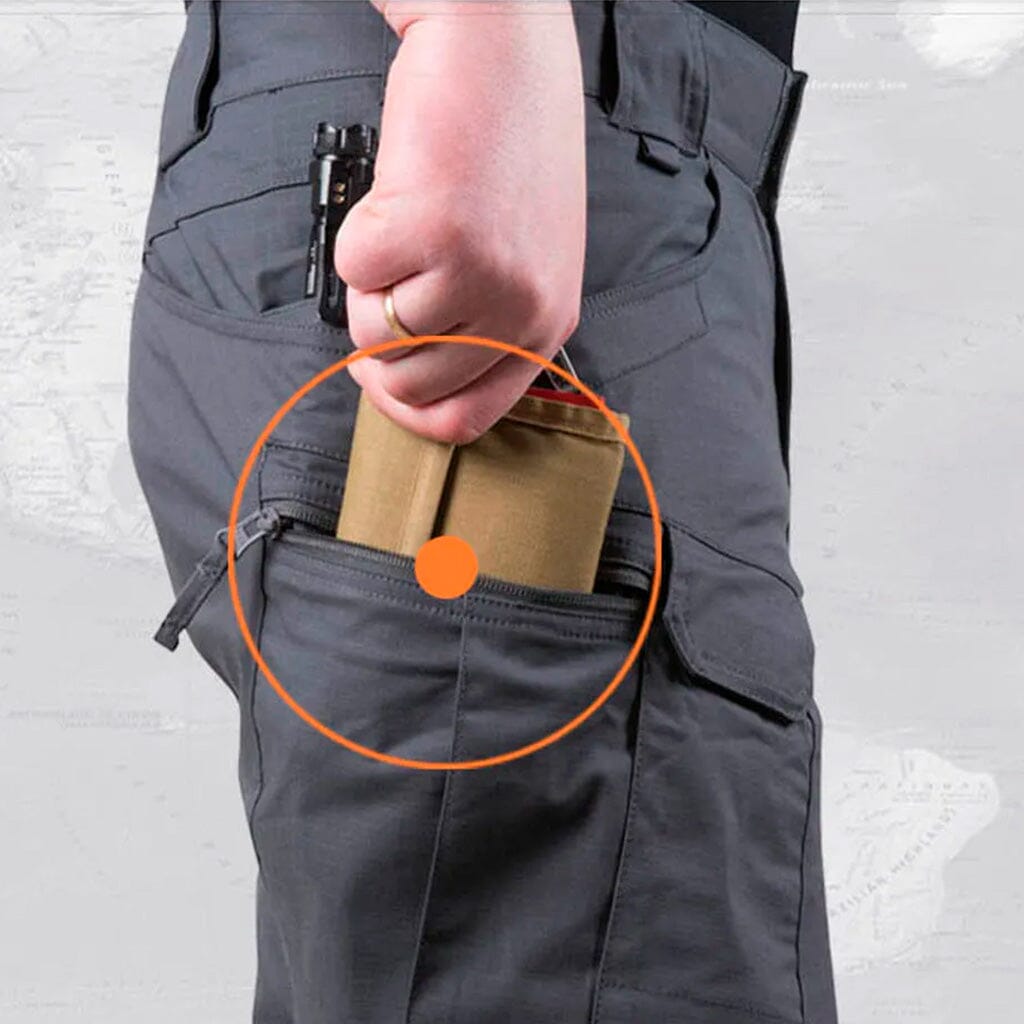 Bermuda Masculina Tática e Impermeável Marcanzzi MZ953 em brim resistente, caimento ajustado e bolsos funcionais, unindo estilo moderno e praticidade.