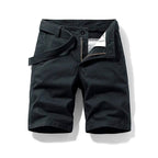 Bermuda Masculina Tradition Marcanzzi MZ945 em brim com caimento ajustado e acabamento reforçado, unindo conforto, elegância e versatilidade para o dia a dia.