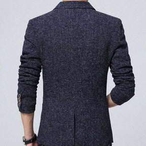 Blazer Masculino Madson Marcanzzi MZ057: versátil e elegante para ambientes profissionais e sociais, garantindo apresentação impecável e impressão duradoura.