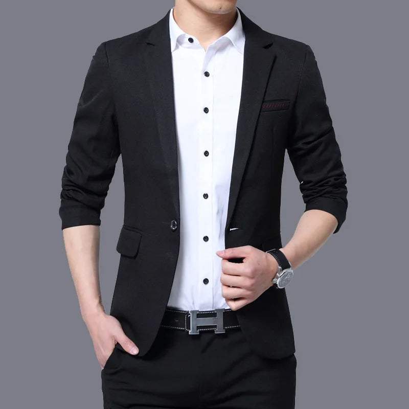 Blazer Masculino Marcanzzi Carlsen MZ054 com corte elegante e tecido durável. Versatilidade e estilo para o homem moderno em todas as situações.