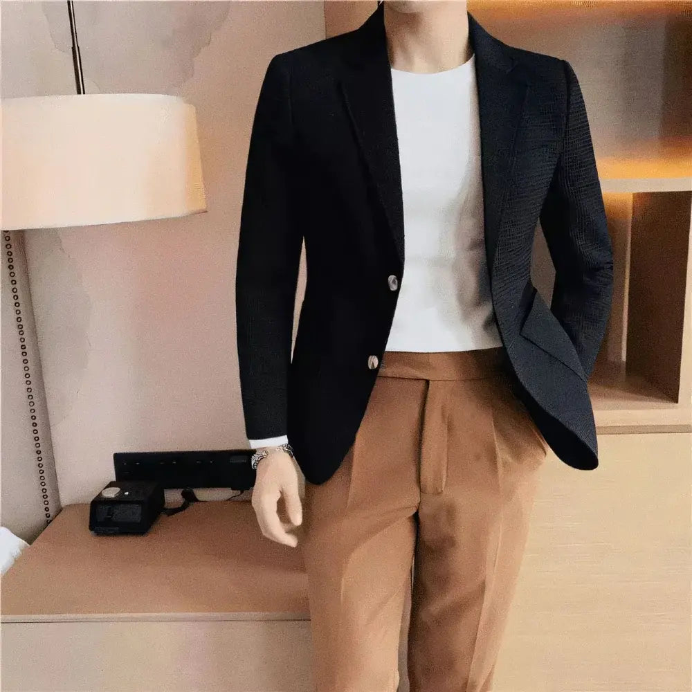 Blazer Masculino Marcanzzi Noble MZ051: elegância clássica com algodão egípcio, ideal para eventos formais. Sofisticação e durabilidade para o homem moderno.
