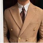 Blazer Masculino Transpassado Marcanzzi MZ062 em Ecomicrofibra, forro de seda e poliéster. Elegante, confortável e sofisticado para eventos especiais.