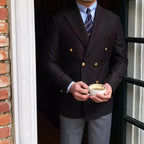 Blazer Masculino Transpassado Marcanzzi MZ062 em Ecomicrofibra, forro de seda e poliéster. Elegante, confortável e sofisticado para eventos especiais.