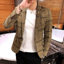 Blazer Masculino Xadrez Marcanzzi MZ064 com design elegante, tecido premium e acabamento refinado para estilo sofisticado em qualquer ocasião.