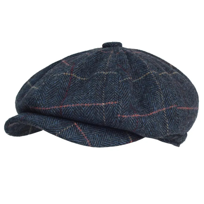Boina Masculina de Lã Classic Marcanzzi MZ272 em lã e poliéster, estilo britânico, ajuste confortável e cores cinza, azul e marrom.