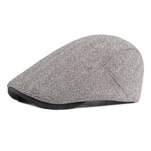 Boina Masculina Scotland Marcanzzi MZ266 com design escocês refinado, ajuste ergonômico e cores cáqui, marrom, grafite e preta.