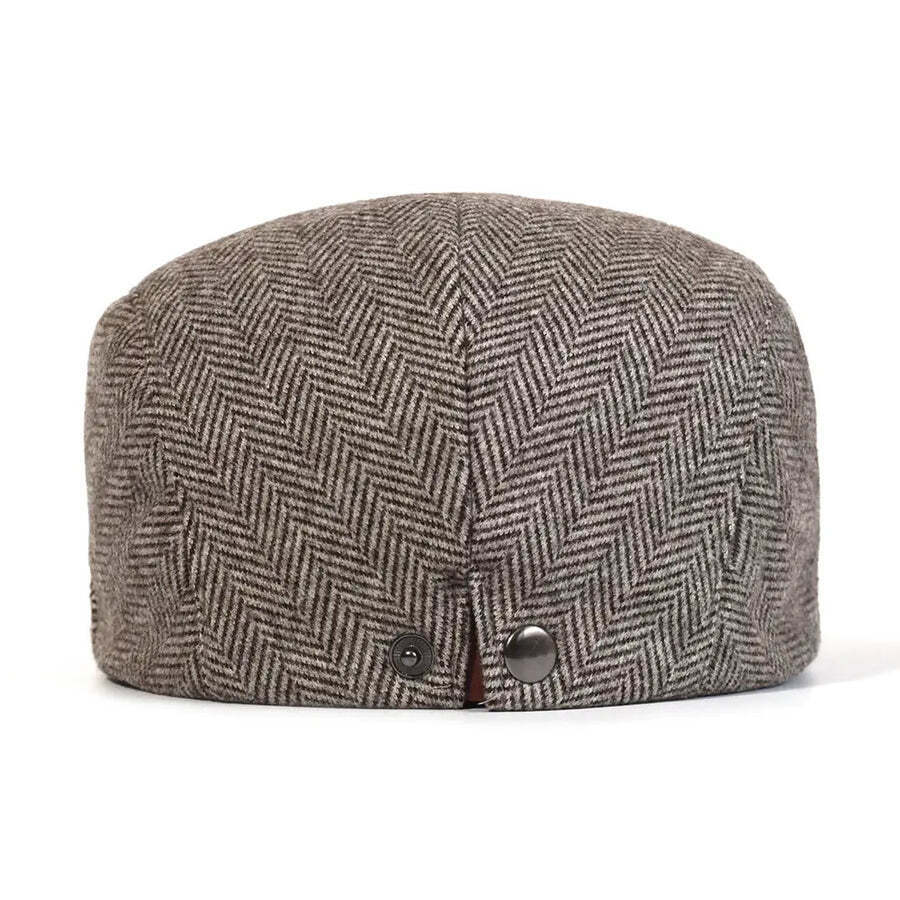 Boina Masculina Scotland Marcanzzi MZ266 com design escocês refinado, ajuste ergonômico e cores cáqui, marrom, grafite e preta.