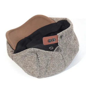 Boina Masculina Scotland Marcanzzi MZ266 com design escocês refinado, ajuste ergonômico e cores cáqui, marrom, grafite e preta.