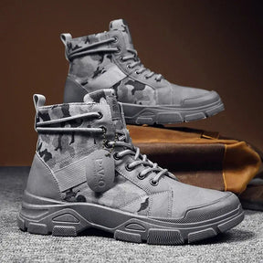 Bota Masculina Camuflada Speed Marcanzzi MZ286: couro legítimo, solado antiderrapante, conforto e elegância para eventos formais e uso diário.