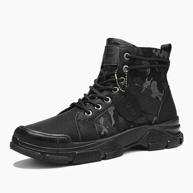Bota Masculina Camuflada Speed Marcanzzi MZ286: couro legítimo, solado antiderrapante, conforto e elegância para eventos formais e uso diário.