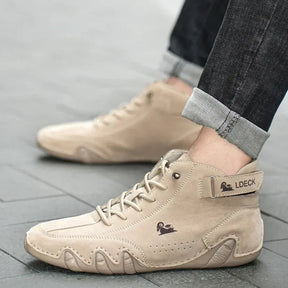 Bota Masculina Ldeck Marcanzzi MZ289 em couro legítimo premium, sola antiderrapante, interior acolchoado e ajuste com cadarço para estilo, conforto e resistência.