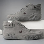 Bota Masculina Ldeck Marcanzzi MZ289 em couro legítimo premium, sola antiderrapante, interior acolchoado e ajuste com cadarço para estilo, conforto e resistência.