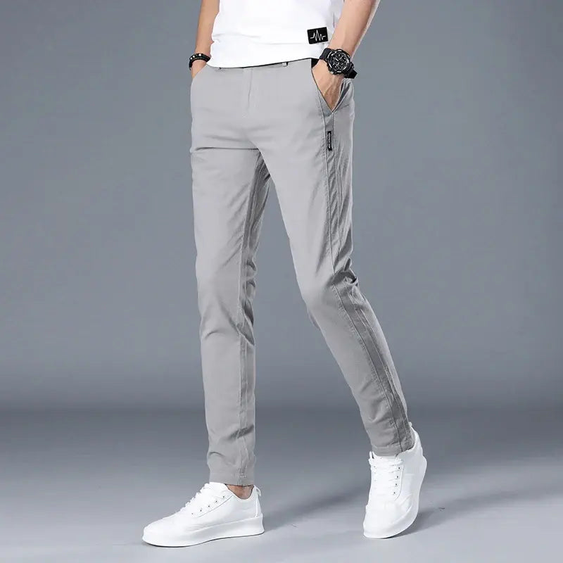 Calça Casual Masculina Marcanzzi MZ004: conforto e estilo em sarja de alta qualidade com corte de alfaiataria. Elegância para trabalho ou encontros.