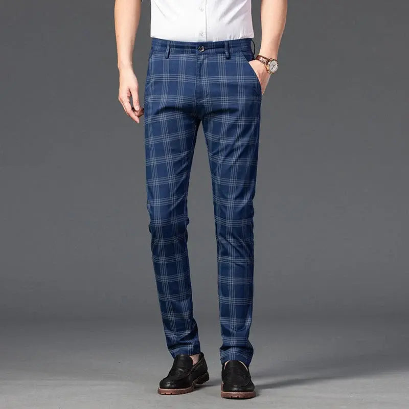 Calça Casual Masculina Xadrez Listrada Marcanzzi MZ257 em tecido de alta qualidade, com caimento confortável e design moderno para o dia a dia.