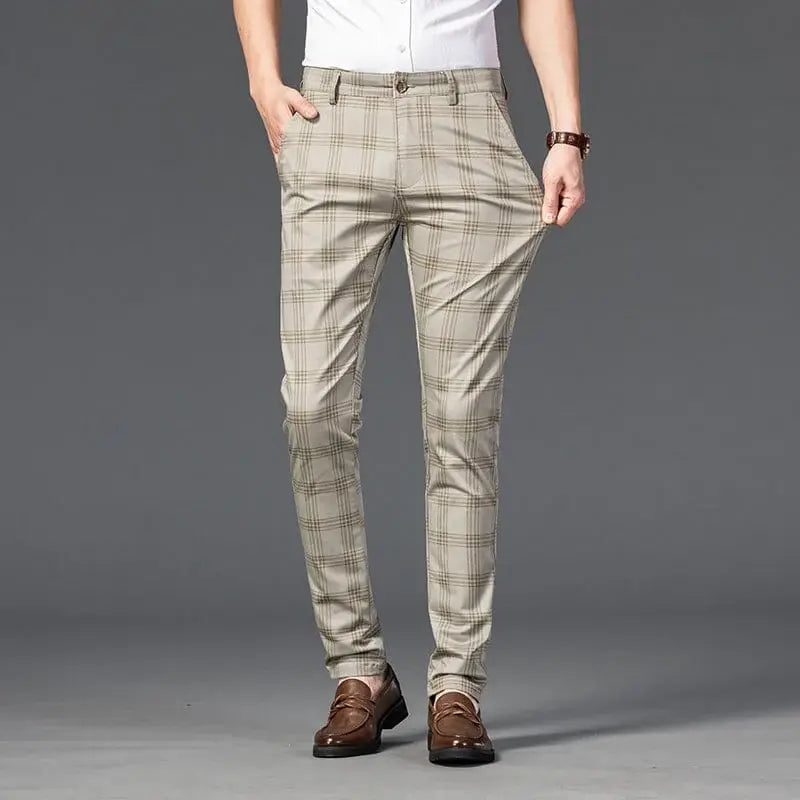 Calça Casual Masculina Xadrez Listrada Marcanzzi MZ257 em tecido de alta qualidade, com caimento confortável e design moderno para o dia a dia.