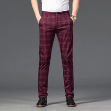 Calça Casual Masculina Xadrez Listrada Marcanzzi MZ257 em tecido de alta qualidade, com caimento confortável e design moderno para o dia a dia.