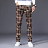 Calça Casual Masculina Xadrez Marcanzzi MZ010: conforto, durabilidade, 4 bolsos, cores neutras, ajuste perfeito. Versátil para looks casuais e sociais.