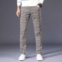 Calça Casual Masculina Xadrez Marcanzzi MZ010: conforto, durabilidade, 4 bolsos, cores neutras, ajuste perfeito. Versátil para looks casuais e sociais.
