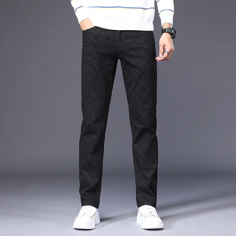 Calça Casual Masculina Xadrez Marcanzzi MZ010: conforto, durabilidade, 4 bolsos, cores neutras, ajuste perfeito. Versátil para looks casuais e sociais.