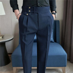 Calça de Alfaiataria Masculina Marcanzzi MZ253 confeccionada em materiais de alta qualidade, com corte clássico, caimento impecável e estilo refinado.
