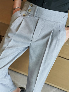 Calça de Alfaiataria Masculina Marcanzzi MZ253 confeccionada em materiais de alta qualidade, com corte clássico, caimento impecável e estilo refinado.