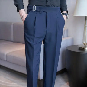Calça de Alfaiataria Masculina Marcanzzi MZ254 confeccionada em tecido premium, com corte clássico, caimento impecável e estilo sofisticado.
