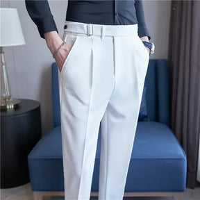 Calça de Alfaiataria Masculina Marcanzzi MZ254 confeccionada em tecido premium, com corte clássico, caimento impecável e estilo sofisticado.