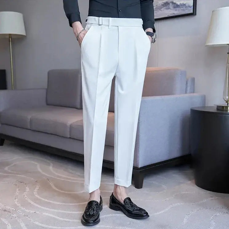 Calça de Alfaiataria Masculina Marcanzzi MZ254 confeccionada em tecido premium, com corte clássico, caimento impecável e estilo sofisticado.