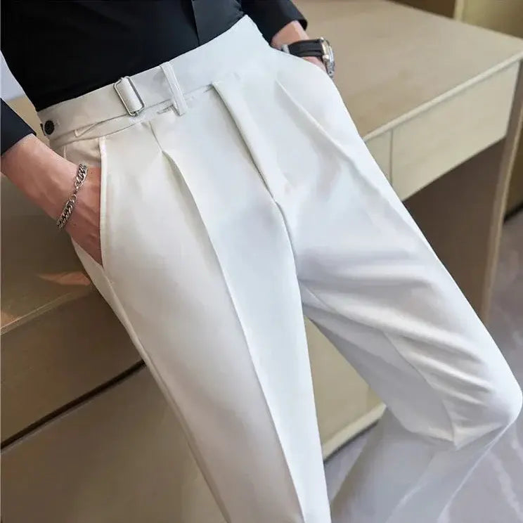 Calça de Alfaiataria Masculina Marcanzzi MZ254 confeccionada em tecido premium, com corte clássico, caimento impecável e estilo sofisticado.
