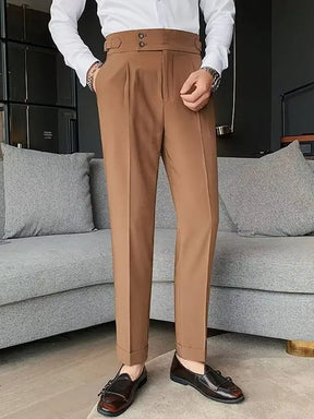 Calça de Alfaiataria Masculina Marcanzzi MZ256 feita em tecido premium, com corte tradicional, caimento perfeito e estilo elegante para várias ocasiões.
