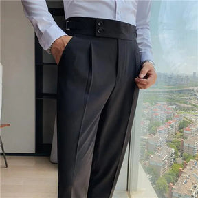 Calça de Alfaiataria Masculina Marcanzzi MZ256 feita em tecido premium, com corte tradicional, caimento perfeito e estilo elegante para várias ocasiões.