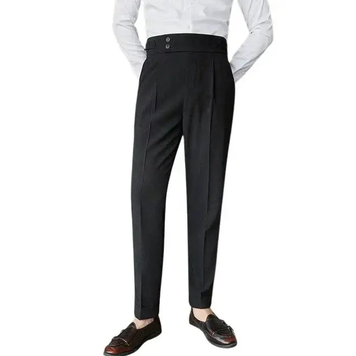 Calça de Alfaiataria Masculina Marcanzzi MZ256 feita em tecido premium, com corte tradicional, caimento perfeito e estilo elegante para várias ocasiões.