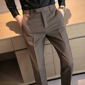 Calça de Alfaiataria Masculina Slim Marcanzzi MZ009: elegância e conforto com corte slim, tecido premium e acabamento refinado para ocasiões formais e semi-form
