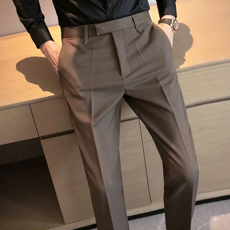 Calça de Alfaiataria Masculina Slim Marcanzzi MZ009: elegância e conforto com corte slim, tecido premium e acabamento refinado para ocasiões formais e semi-form