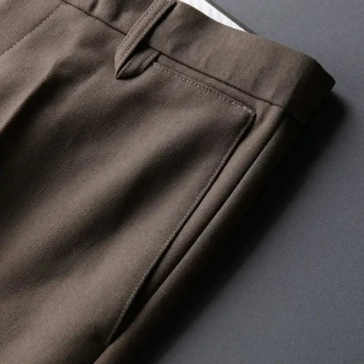 Calça de Alfaiataria Masculina Slim Marcanzzi MZ009: elegância e conforto com corte slim, tecido premium e acabamento refinado para ocasiões formais e semi-form