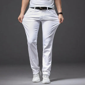 Calça Jeans Masculina Marcanzzi Classy MZ261 com design moderno, acabamento premium e caimento elegante para estilo e exclusividade.