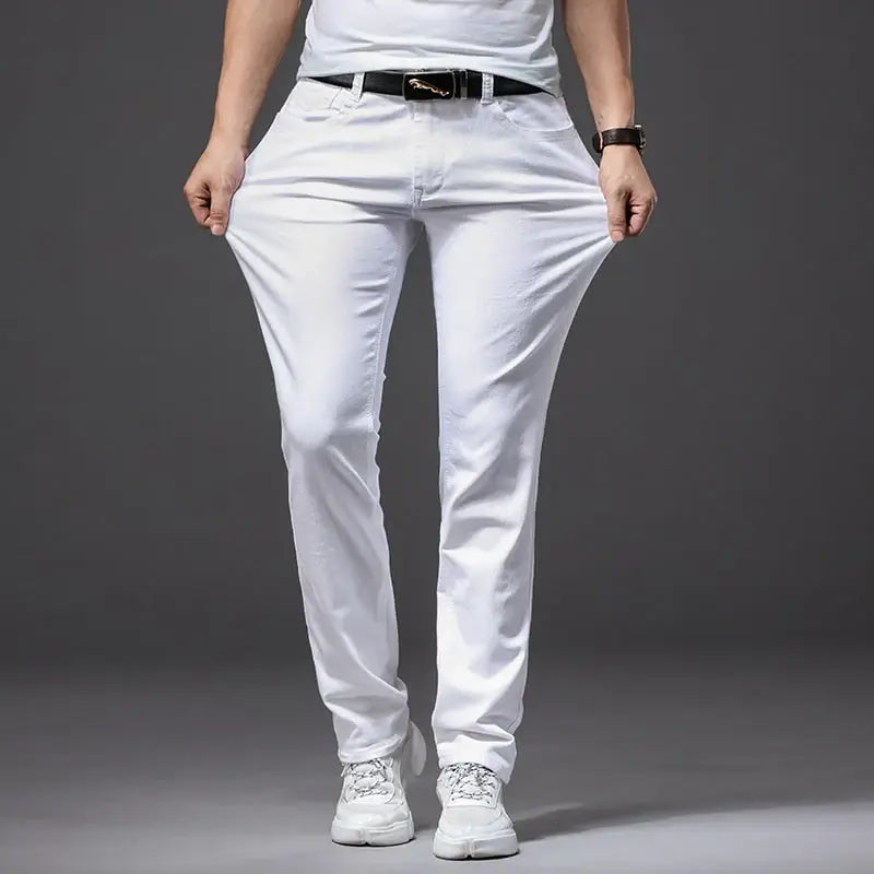 Calça Jeans Masculina Marcanzzi Classy MZ261 com design moderno, acabamento premium e caimento elegante para estilo e exclusividade.