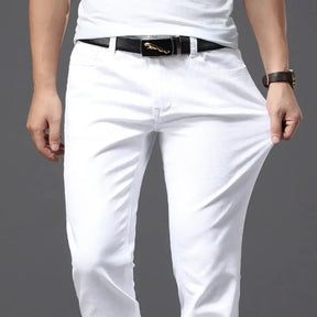 Calça Jeans Masculina Marcanzzi Classy MZ261 com design moderno, acabamento premium e caimento elegante para estilo e exclusividade.
