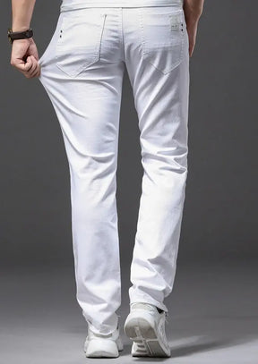 Calça Jeans Masculina Marcanzzi Classy MZ261 com design moderno, acabamento premium e caimento elegante para estilo e exclusividade.