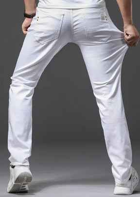 Calça Jeans Masculina Marcanzzi Classy MZ261 com design moderno, acabamento premium e caimento elegante para estilo e exclusividade.