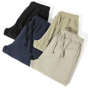 Calça Moletom Jogger Masculina Marcanzzi MZ311 feita em algodão premium, com elástico na cintura e tornozelos para caimento confortável e moderno.