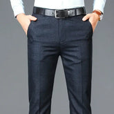 Calça Social Executiva Masculina Marcanzzi MZ008: design clássico, caimento elegante, ideal para ambientes corporativos, feita com materiais premium.