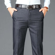 Calça Social Executiva Masculina Marcanzzi MZ008: design clássico, caimento elegante, ideal para ambientes corporativos, feita com materiais premium.